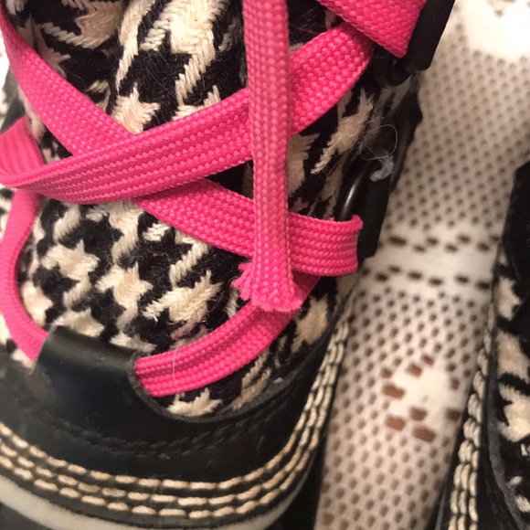 SOREL Sz 7 Women Black And White Winter Boots - Picture 8 of 9